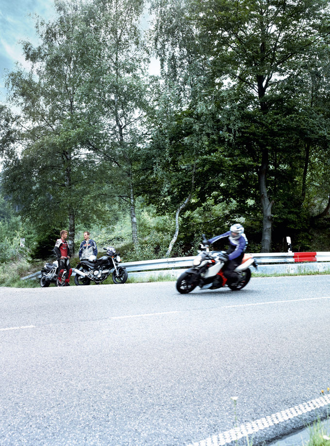 VDO_CS_TwoWheeler_NV01_2012_MC.tif