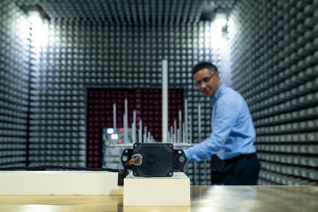 Radar tests at the AUMOVIO site in Ingolstadt: Research into active safety systems helps save lives.
