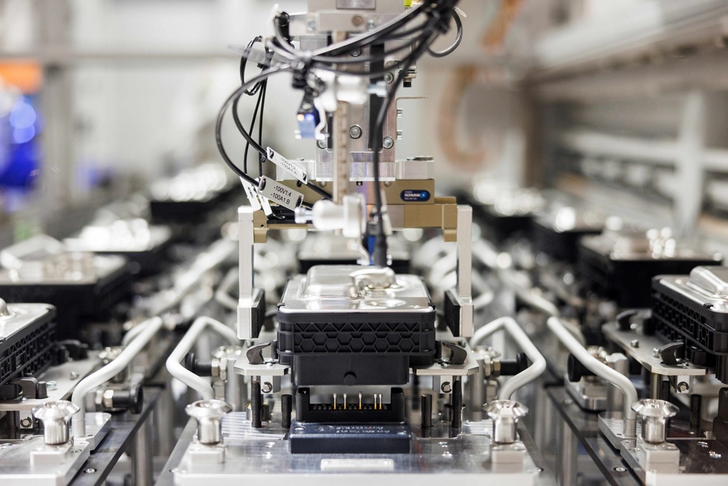 Produktion des elektrohydraulischen Bremssystems MK C2.