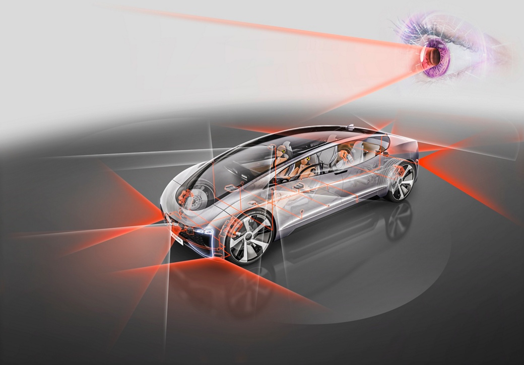 The PreCrash Safety Monitor uses radar and camera data to calculate the expected accident event.
