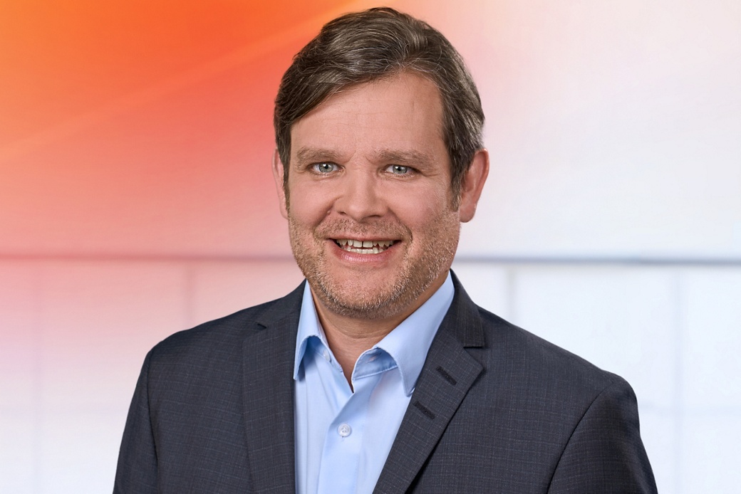 Foto von Christopher Schrecke, Mediensprecher für Safety and Motion bei AUMOVIO für Produkte und Technologien