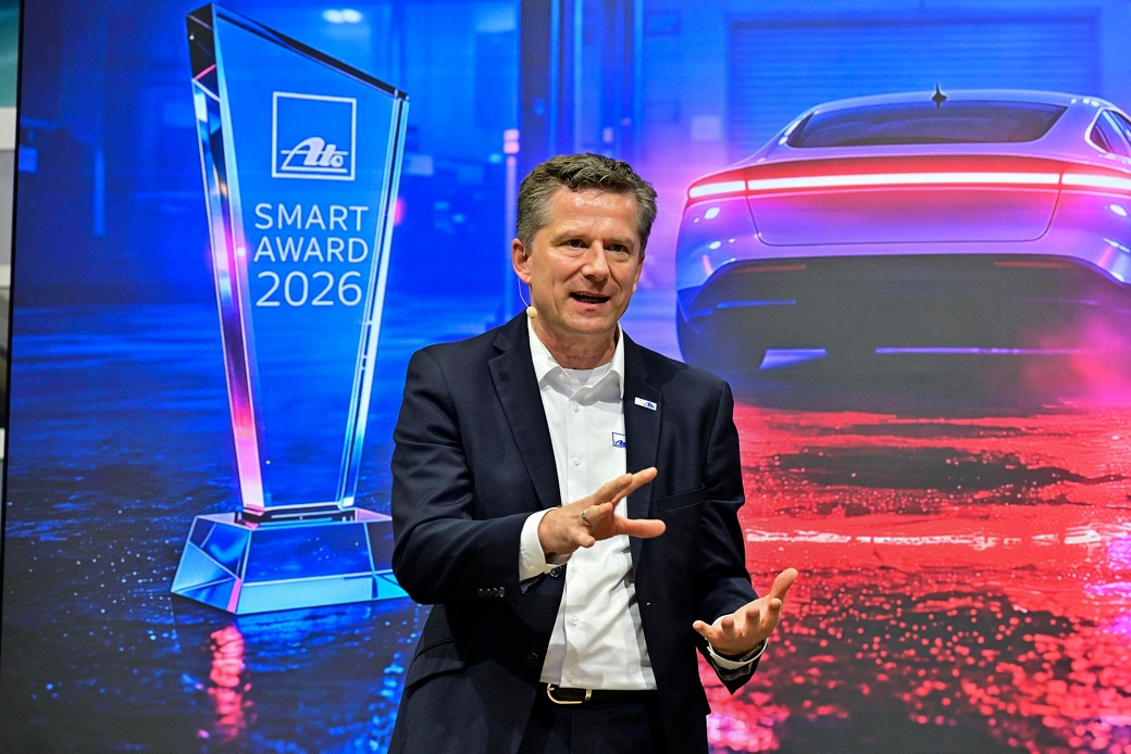 Enno Straten, Managing Director AUMOVIO Aftermarket, at the ATE Smart Awards ceremony 