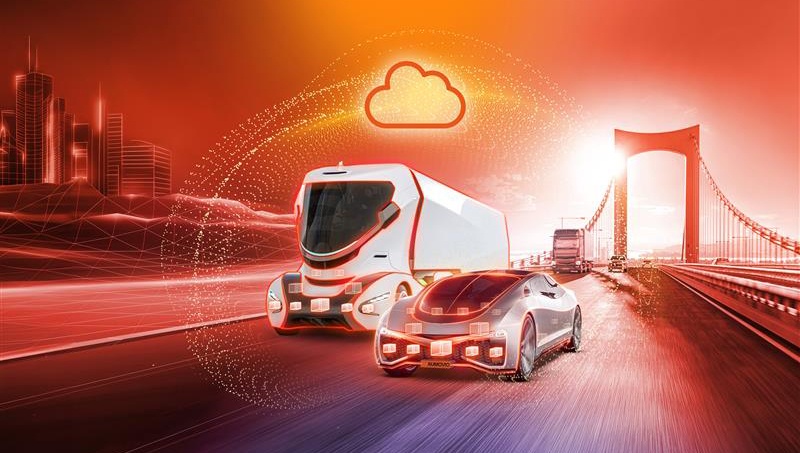Das Bild eines futuristischen Konzept-Lkw und -Pkw, hervorgehoben durch orangefarbene Elemente im Inneren der Fahrzeuge und verbunden durch ein Cloud-Symbol, steht für fortschrittliche Software- und Algorithmus-Dienstleistungen. Diese Lösungen umfassen die Entwicklung von Algorithmen in Sprachen wie C, C++, C#, Python und Matlab & Simulink, die robuste Funktionen für moderne Sicherheits- und Steuerungssysteme ermöglichen. Zusätzliche Dienstleistungen umfassen Algorithmus-Add-ons und -Modifikationen, um den sich wandelnden Anforderungen gerecht zu werden, sowie umfassende Software- und Algorithmus-Qualifizierung und -Tests, um Zuverlässigkeit und Konformität sicherzustellen. Dieser integrierte Ansatz unterstützt Fahrzeugarchitekturen der nächsten Generation und cloudbasierte Konnektivität für verbesserte Leistung und Sicherheit.
